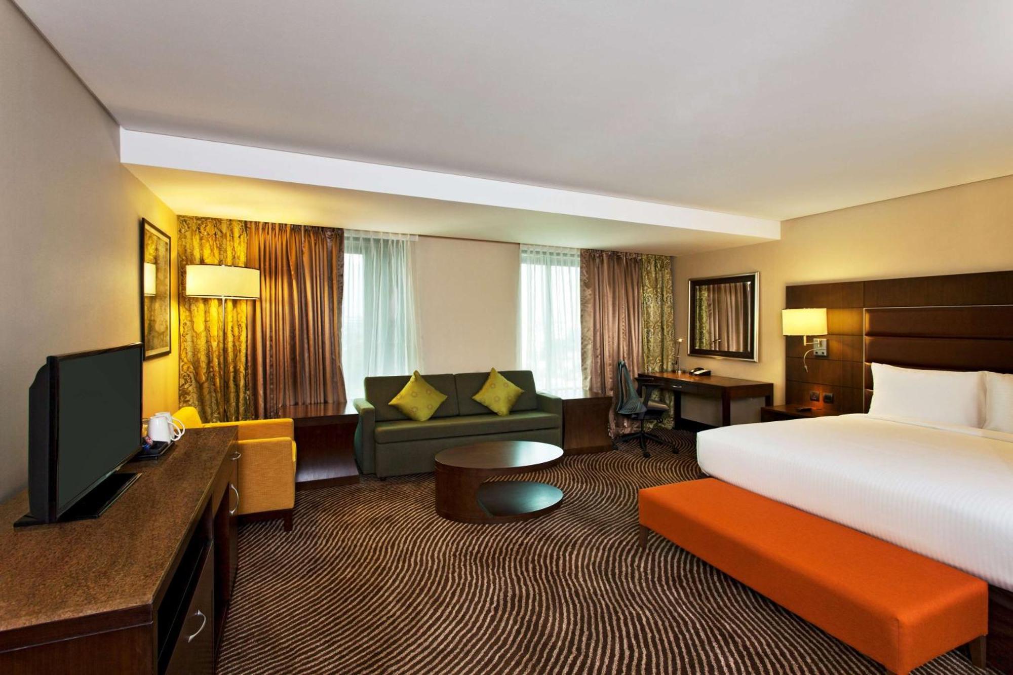 Hilton Garden Inn, Trivandrum Thiruvananthapuram Exterior photo